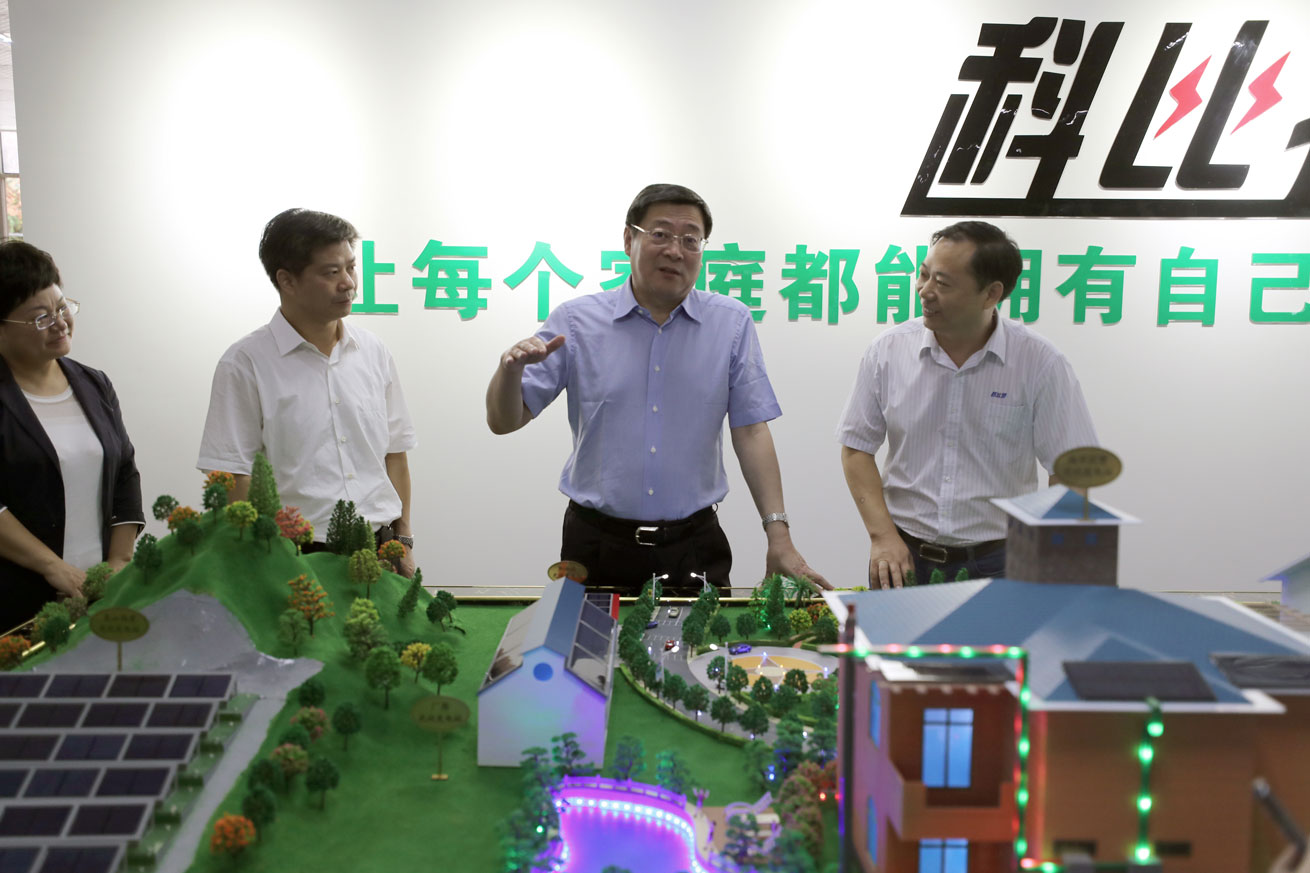 杜书记调研新利app软件(集团)股份有限公司.jpg